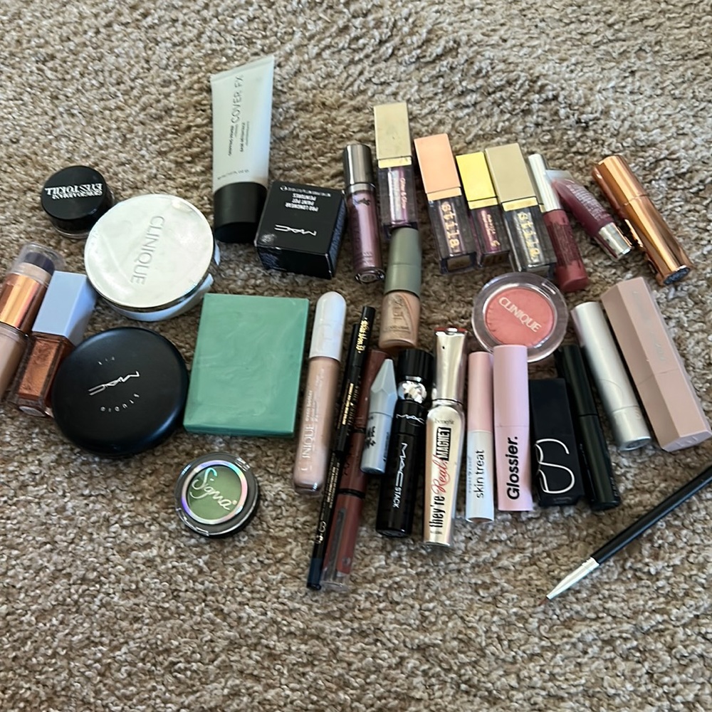 Makeup lot